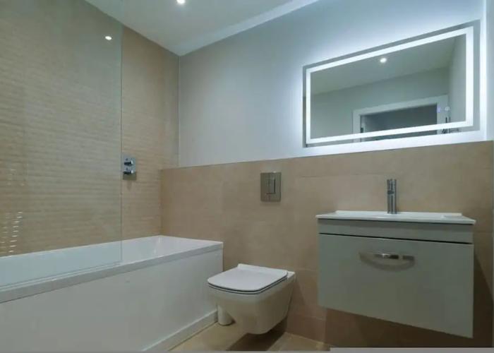 Luxury Manchester Apartment - Yellow