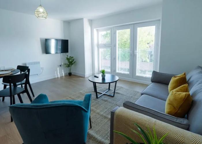 Luxury Manchester Apartment - Yellow