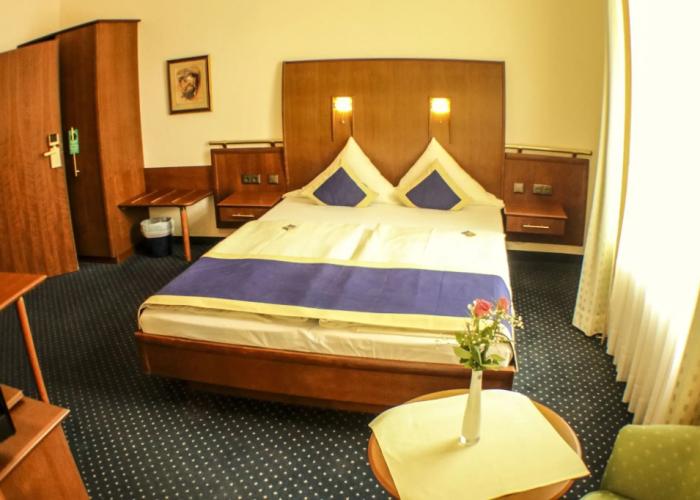 Victoria Hotel