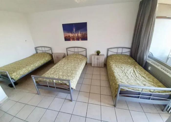 Apartment With Balcony Near Dusseldorf