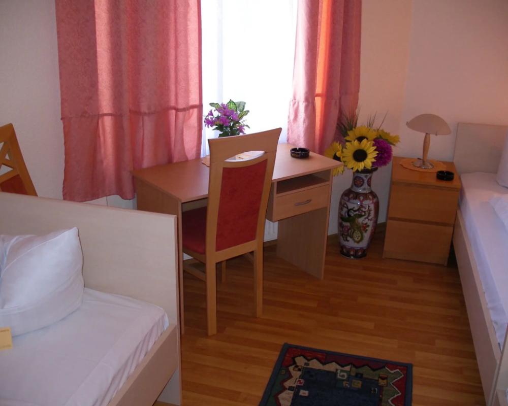 фото Hotel garni Djaran