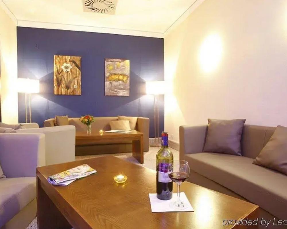 фото B99 Hotel