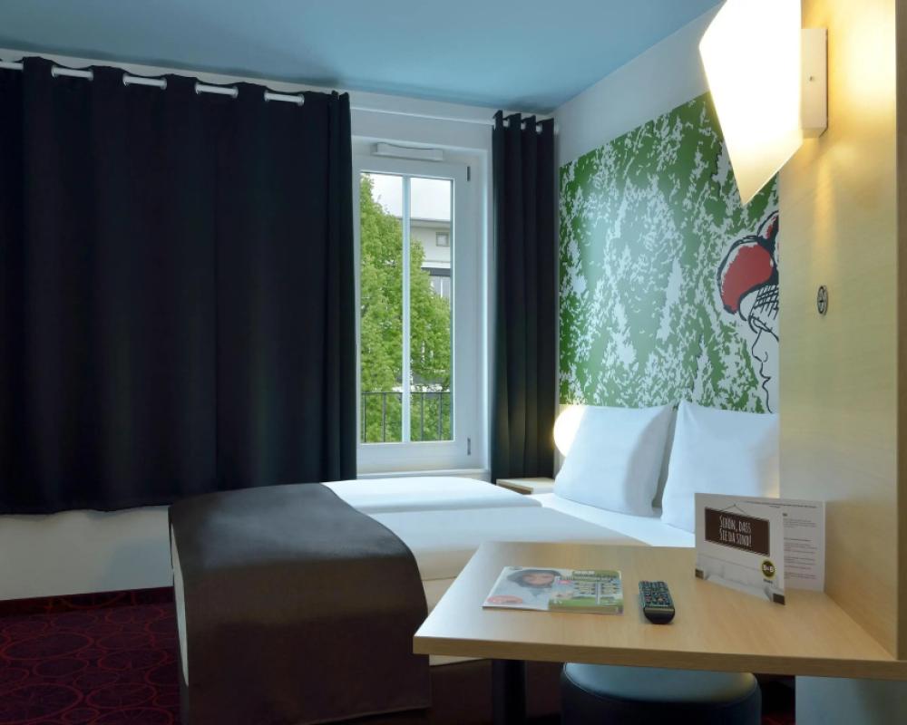 фото B&B Hotel Offenburg-City