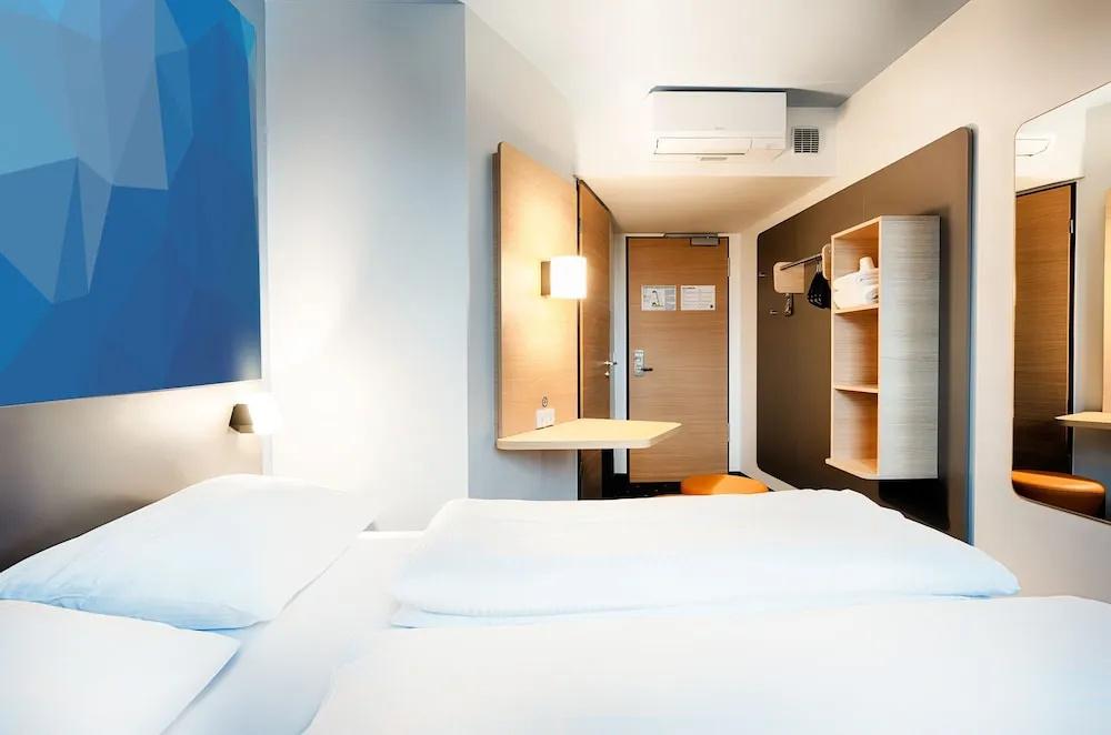 фото B&B HOTEL Offenburg-Hbf