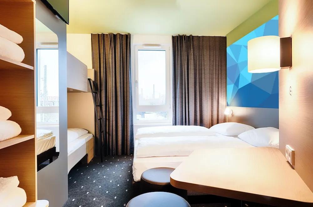 фото B&B HOTEL Offenburg-Hbf