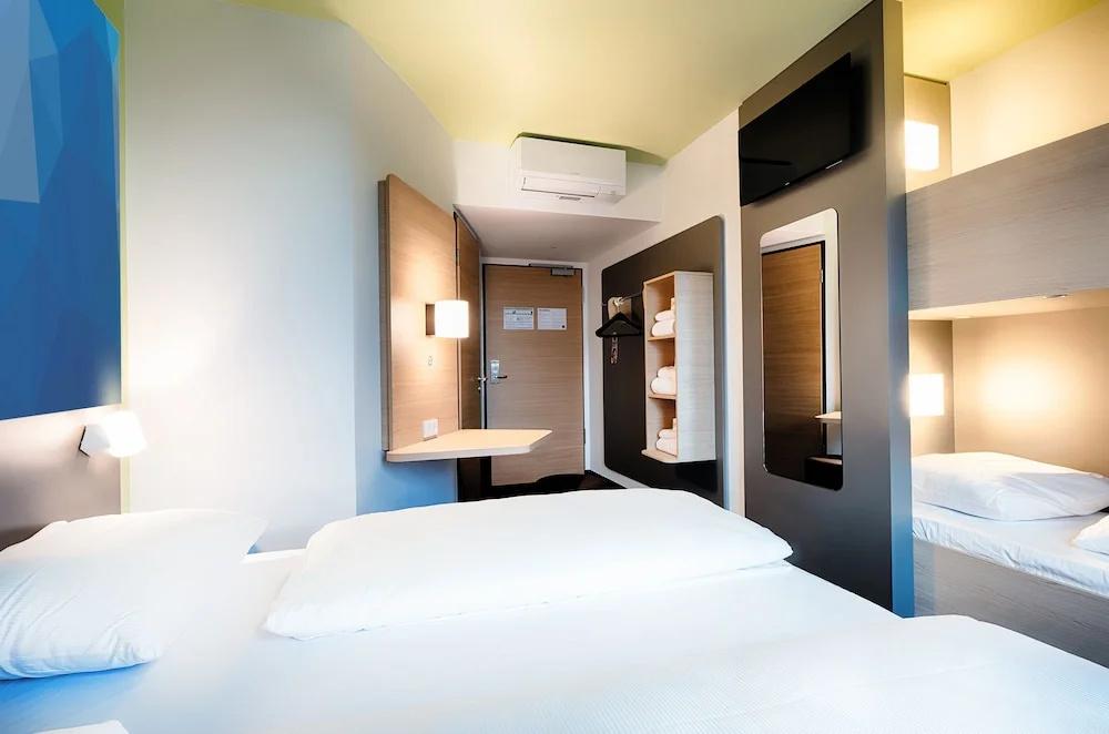 фото B&B HOTEL Offenburg-Hbf