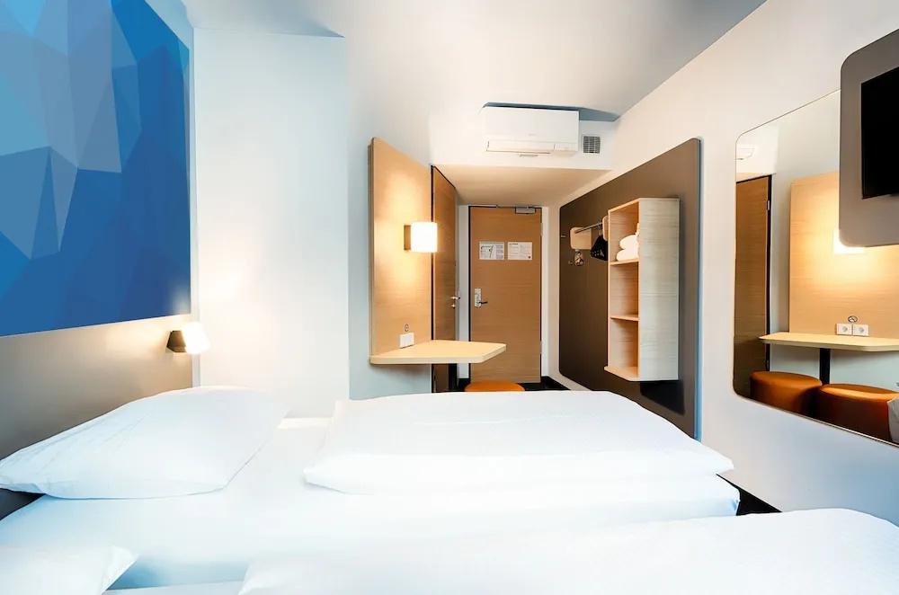 фото B&B HOTEL Offenburg-Hbf