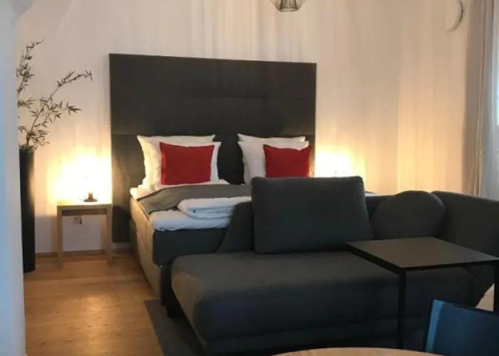 BARONHAUS Aparthotel & Suites