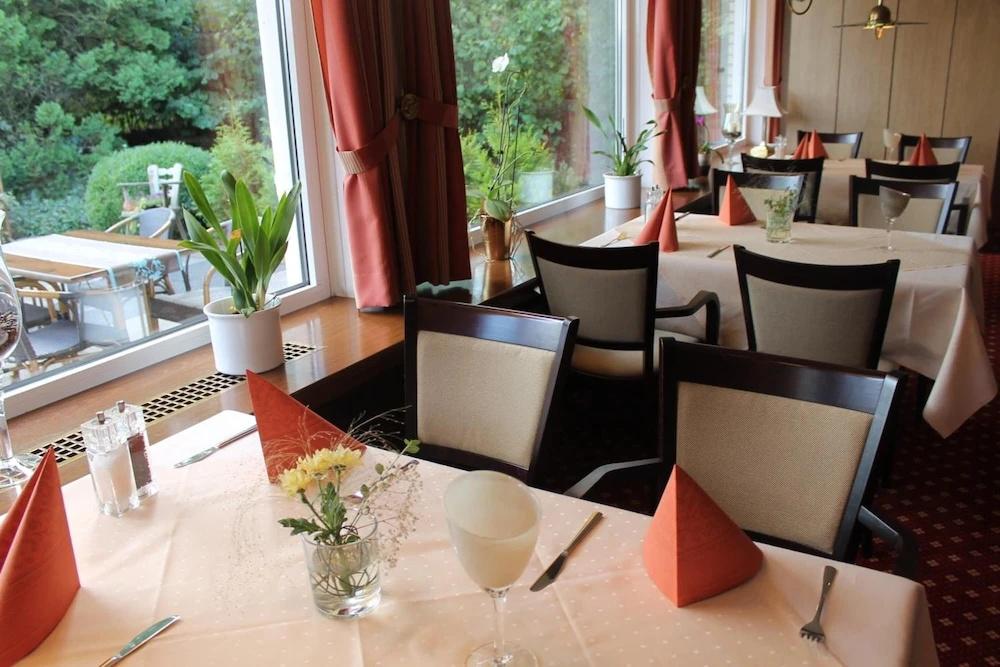 фото Hotel Restaurant Seegarten Quickborn