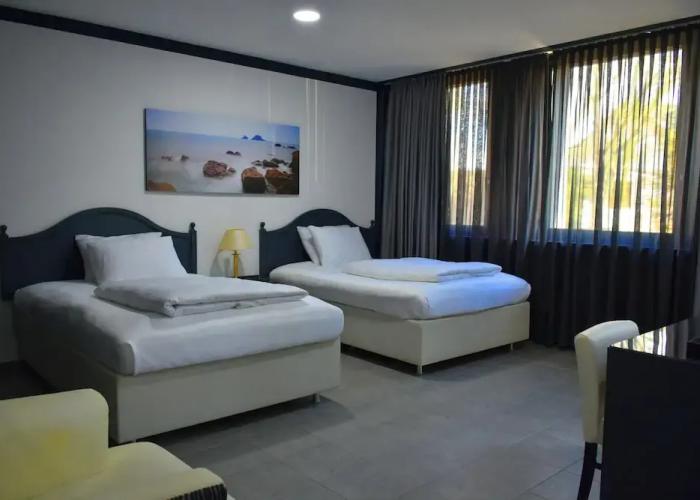 Tibet Hotel am Airport