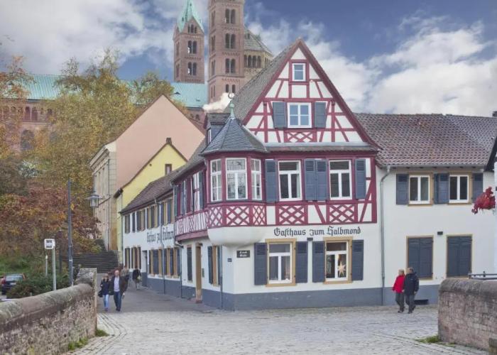 Gasthaus zum Halbmond
