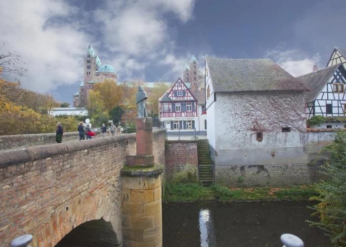 Gasthaus zum Halbmond