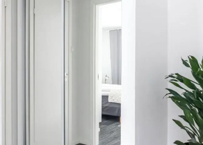 Bright 1BR Apartment next to the Beach