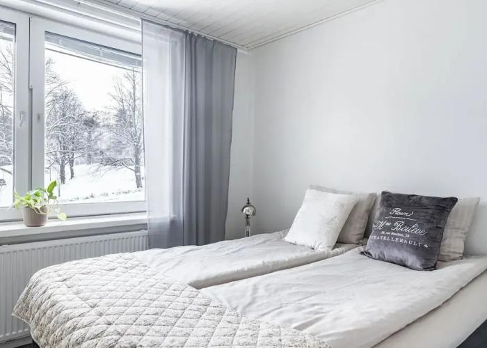 Bright 1BR Apartment next to the Beach
