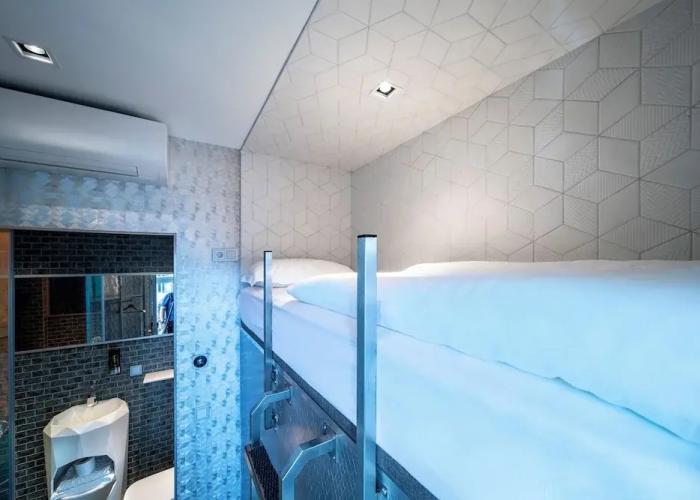 Diamond Capsule Hotel Amsterdam South