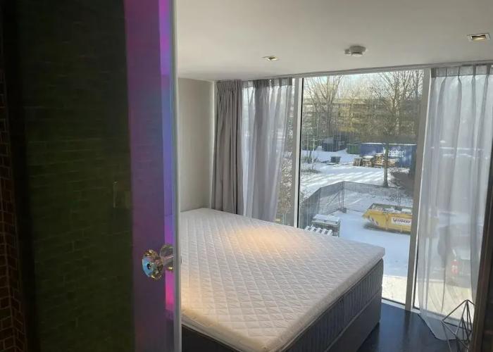 Diamond Capsule Hotel Amsterdam South