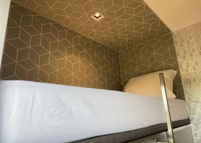 Diamond Capsule Hotel Amsterdam South