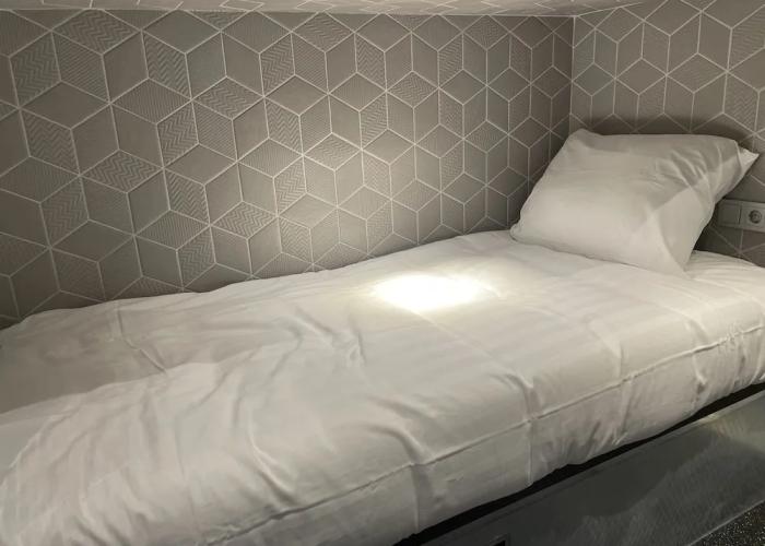 Diamond Capsule Hotel Amsterdam South