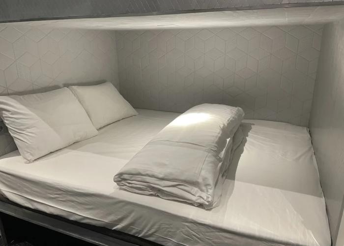Diamond Capsule Hotel Amsterdam South