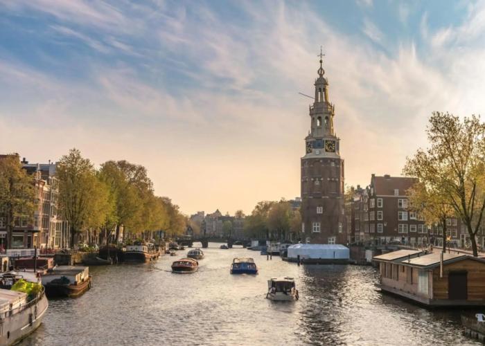 Amsterdam Lake Hotel