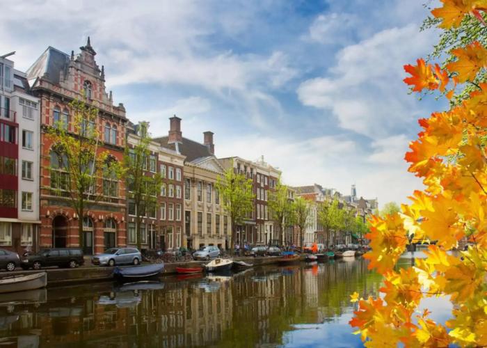 Amsterdam Lake Hotel