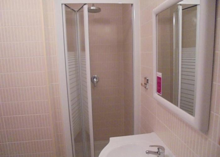Lagos City Center Guest House & Hostel