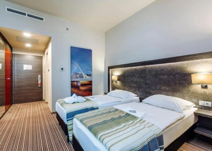 ETO Park Hotel Business & Stadium