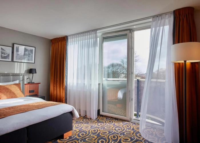 Carlton Square Hotel
