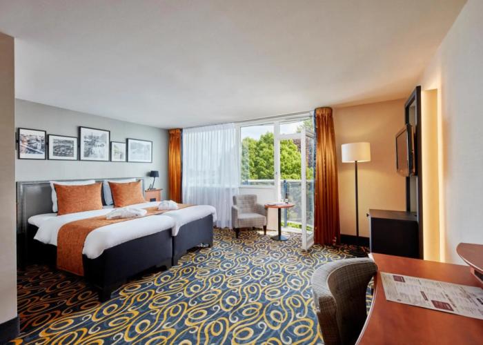 Carlton Square Hotel