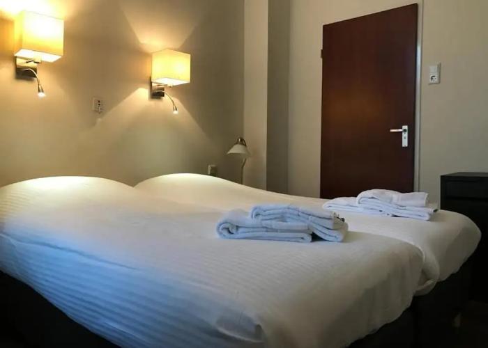 Hotel Carillon