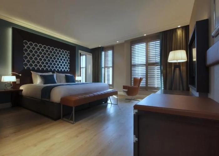 Hotel Dux