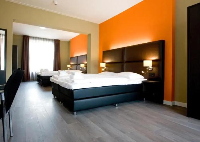 Hotel Roermond Next Door