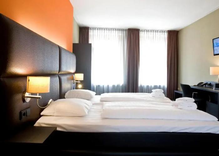Hotel Roermond Next Door