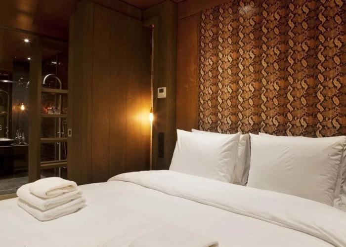 Manzo's Suites