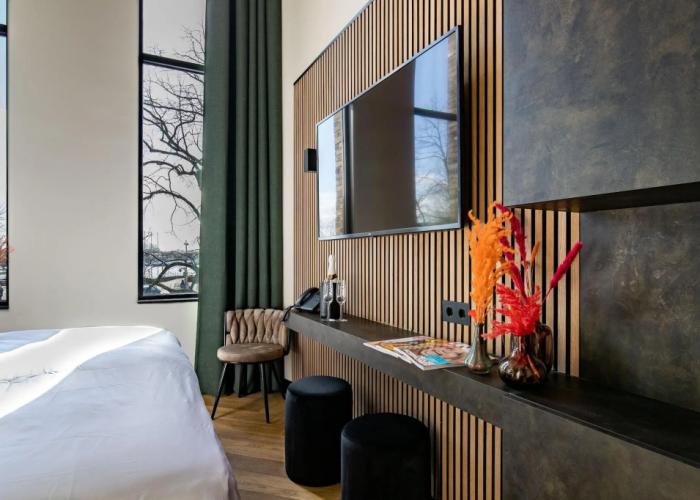 Monument Hotel