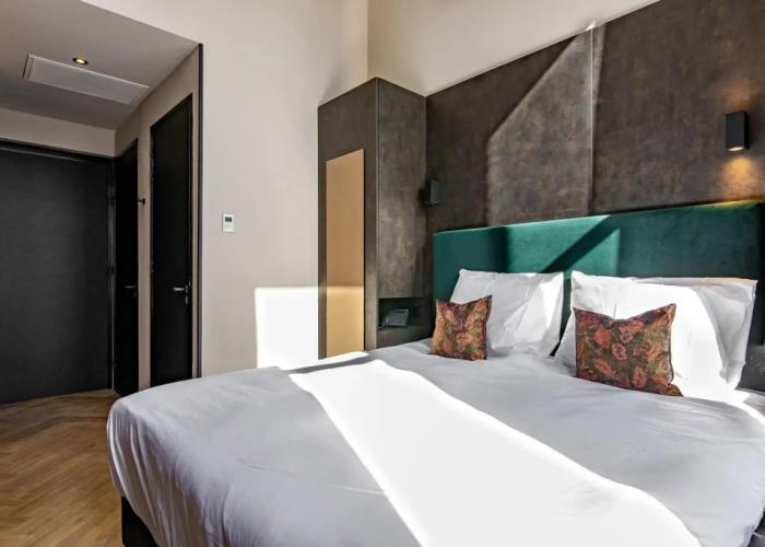 Monument Hotel
