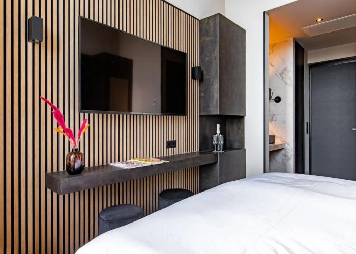 Monument Hotel