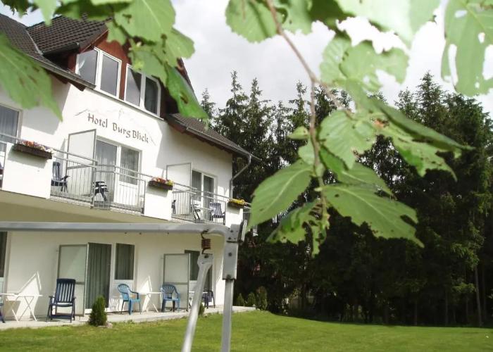 Land-gut-Hotel BurgBlick