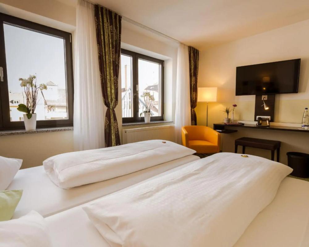 фото Hotel Arooma
