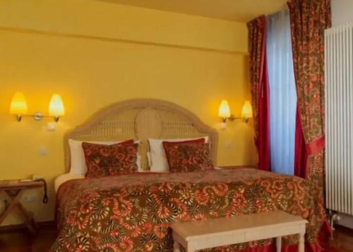 Hotel Henry
