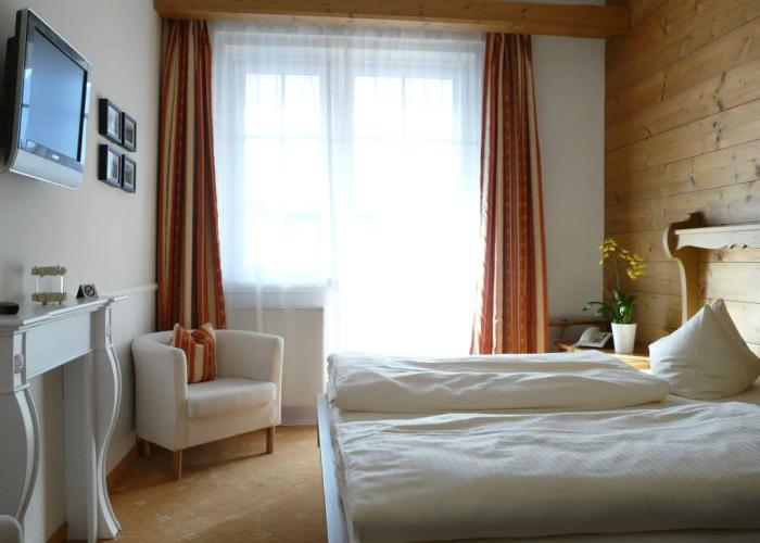 Hotel Roter Hahn - Bed & Breakfast