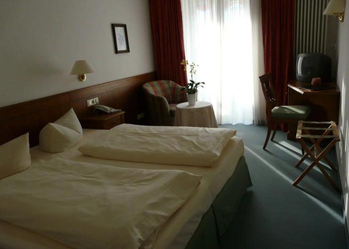 Hotel Roter Hahn - Bed & Breakfast