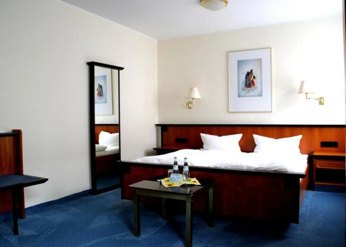 City Hotel by Celina