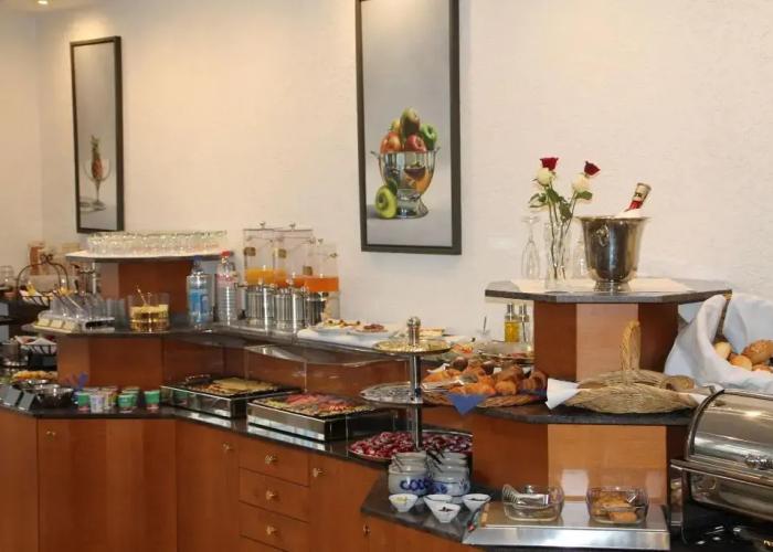 HOTEL RIESENJunior by Trip Inn