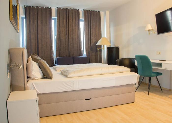 Stargaze Forum Hotel