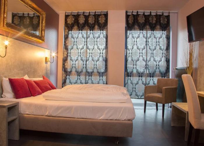 Stargaze Forum Hotel