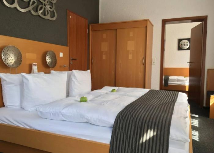 Hotel H.E.Y.M.A.N.N.