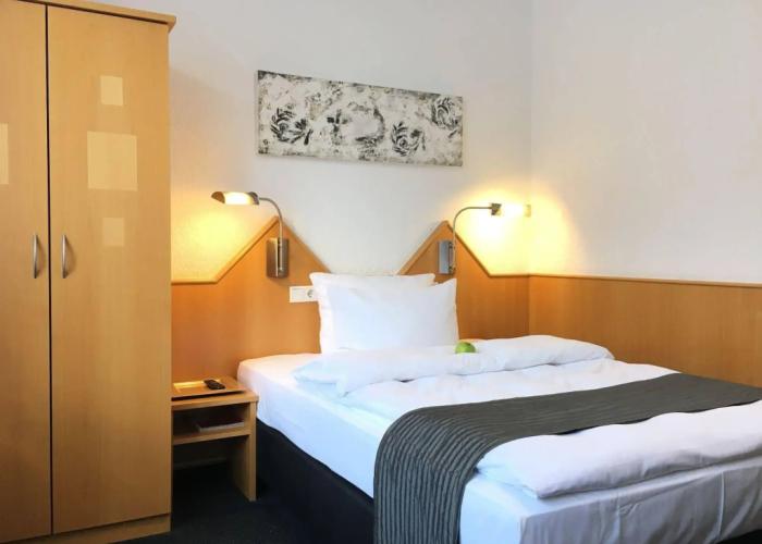 Hotel H.E.Y.M.A.N.N.