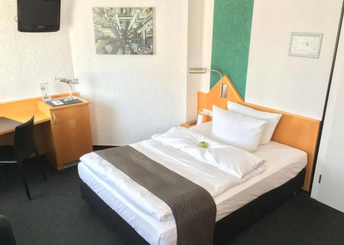 Hotel H.E.Y.M.A.N.N.