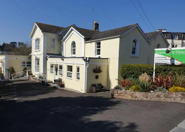Appletorre House Holiday Flats